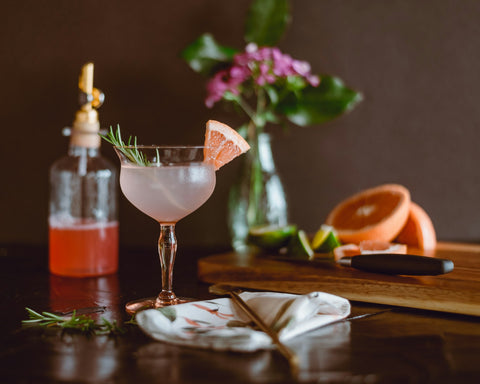 The Art of Pairing Mocktails with Food: Elevate Your Dining Experience